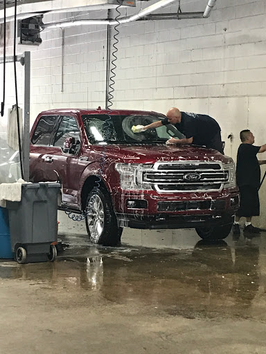 Car Wash «Ruby Hand Carwash», reviews and photos, 4334 N California Ave, Chicago, IL 60618, USA