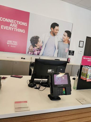 Cell Phone Store «T-Mobile», reviews and photos, 5825 Lincoln Ave, Buena Park, CA 90620, USA
