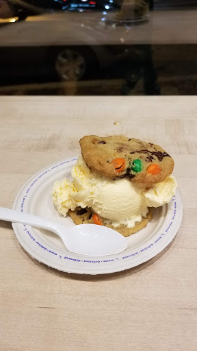 Cookie Shop «Insomnia Cookies», reviews and photos, 505 Westport Rd, Kansas City, MO 64111, USA