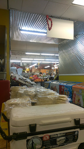 Mexican Grocery Store «La Huerta Mexican & Latin Market», reviews and photos, 405 E Smith St, Kent, WA 98030, USA