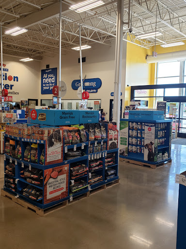 Pet Supply Store «PetSmart», reviews and photos, 159 N Weber Rd, Bolingbrook, IL 60490, USA