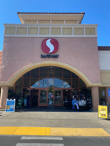 Grocery Store «Safeway», reviews and photos, 653 S State St, Ukiah, CA 95482, USA