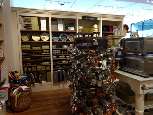 Kitchen Supply Store «Williams-Sonoma», reviews and photos, 2030 Bond St #180, Charlottesville, VA 22901, USA