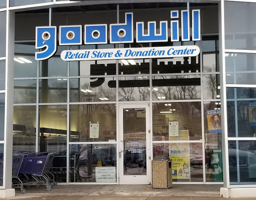 Thrift Store «Goodwill Retail Store of Chesterfield – The Valley», reviews and photos, 17355 Edison Ave, Chesterfield, MO 63005, USA