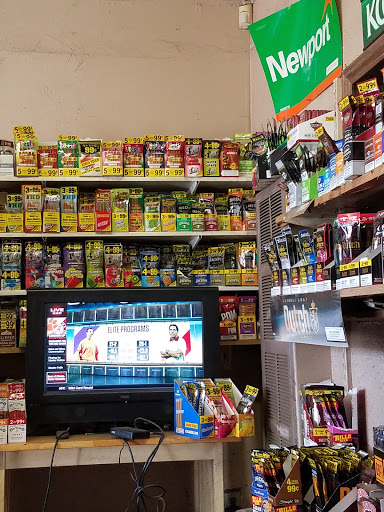 Tobacco Shop «M & M Smoke Shop», reviews and photos, 2211 N Grove St, Wichita, KS 67219, USA