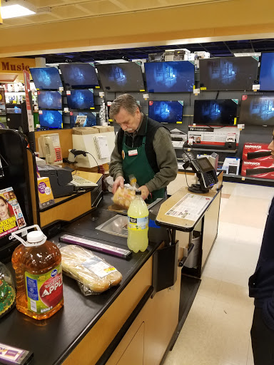 Grocery Store «Fred Meyer», reviews and photos, 777 NW Kings Blvd, Corvallis, OR 97330, USA