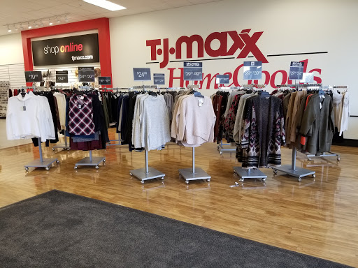 Department Store «T.J. Maxx & HomeGoods», reviews and photos, 715 E Dundee Rd, Palatine, IL 60074, USA