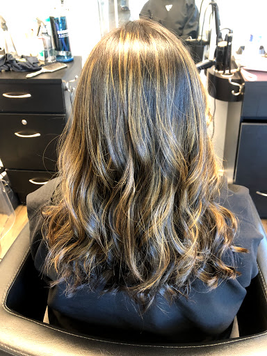 Hair Salon «Chic Hair Salon», reviews and photos, 55 Emerson Plaza E, Emerson, NJ 07630, USA