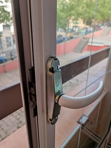 Centro Del Accesorio Para Carpintería De Aluminio Sl