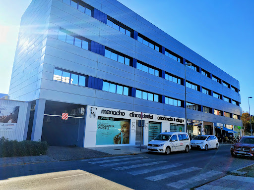 Clinica Dental Menacho - Calle Índico, Edificio Índico, local 1 y 2, 11407 Jerez de la Frontera, Cádiz