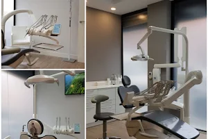 Clinica Dental Kirikiño. Odontólogos - Daniel Torre y Ricardo Gárate image