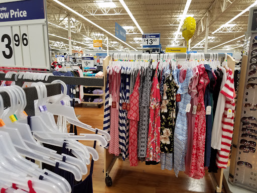 Department Store «Walmart Supercenter», reviews and photos, 14800 Fort Campbell Blvd, Oak Grove, KY 42262, USA