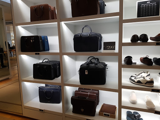 Shopping Mall «Vacaville Premium Outlets», reviews and photos, 321 Nut Tree Rd, Vacaville, CA 95687, USA