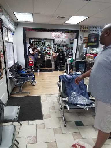 Barber Shop «St. Johns Barber Shop», reviews and photos, 22815 Pacific Hwy S, Des Moines, WA 98198, USA