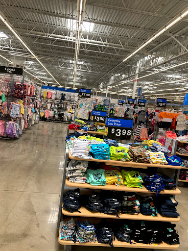 Department Store «Walmart Supercenter», reviews and photos, 7235 Market Pl Dr, Aurora, OH 44202, USA