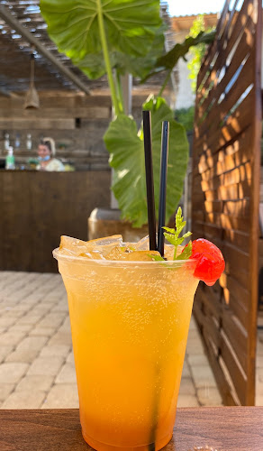 Opinii despre Solo Pino beach cafe & sunbeds în Κέρκυρα - Καφετέρια