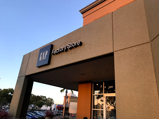 Gap Outlet, 1259 Marina Blvd, San Leandro, CA 94577, USA, 