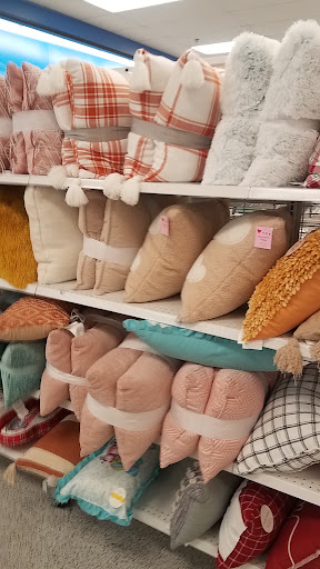 Clothing Store «Ross Dress for Less», reviews and photos, 2000 El Cerrito Plaza, El Cerrito, CA 94530, USA