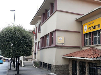 Pertevniyal Lisesi
