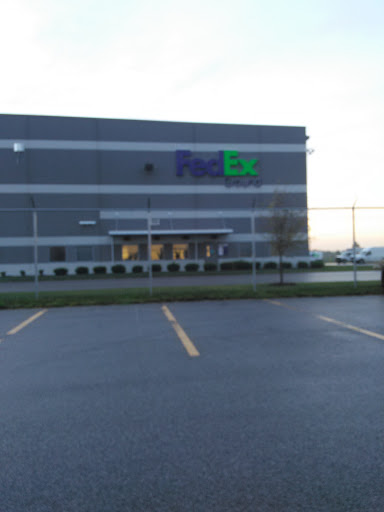 Mailing Service «FedEx Ground», reviews and photos, 1602 Vincent Drd, East St Louis, IL 62206, USA