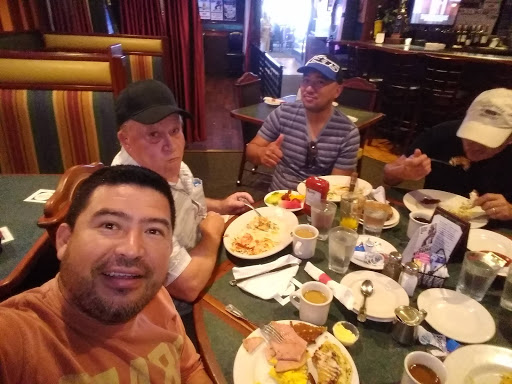 Shopping Mall «Lynn Plaza Shopping Center», reviews and photos, 520-600 W Dundee Rd, Wheeling, IL 60090, USA