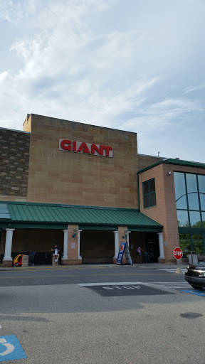 Giant Food Stores, 50 Wynnewood Rd, Wynnewood, PA 19096, USA, 