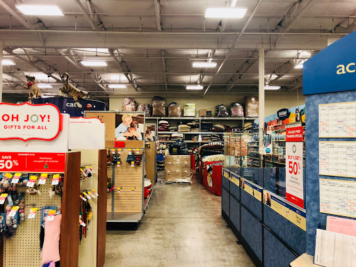 Pet Supply Store «PetSmart», reviews and photos, 7501 SW Dartmouth St, Tigard, OR 97223, USA