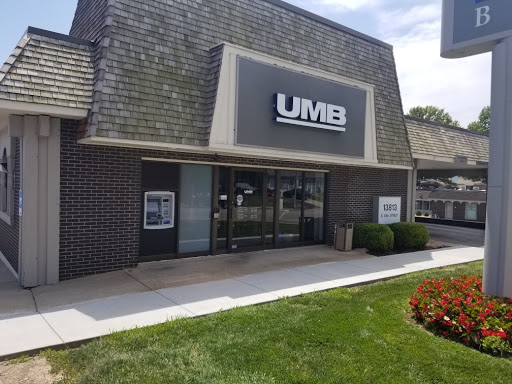 UMB Bank (with drive-thru services)