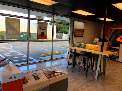 Cell Phone Store «Boost Mobile», reviews and photos, 3364 W Broward Blvd, Fort Lauderdale, FL 33312, USA