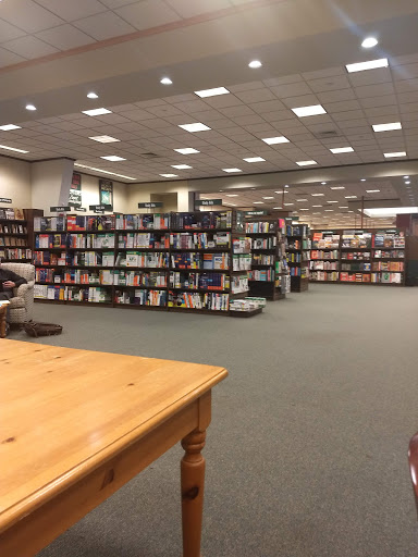 Book Store «Barnes & Noble», reviews and photos, 2800 S Rochester Rd, Rochester Hills, MI 48307, USA