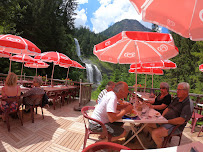 Atmosphère du Restaurant Auberge de la Cascade du Rouget à Sixt-Fer-à-Cheval - n°20