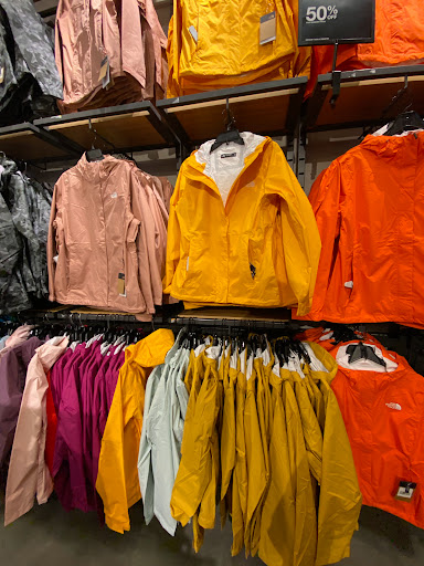 Clothing Store «The North Face Outlet», reviews and photos, 461 Evergreen Ct, Central Valley, NY 10917, USA