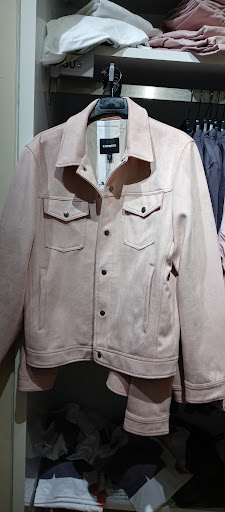 Clothing Store «Express», reviews and photos, 27312 Novi Rd, Novi, MI 48377, USA