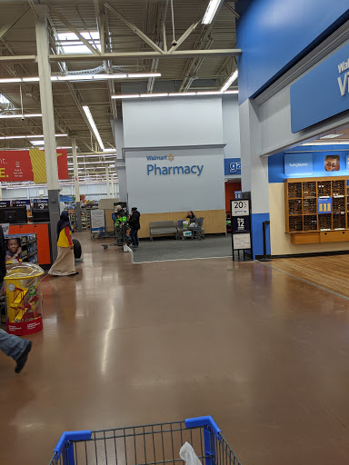 Department Store «Walmart Supercenter», reviews and photos, 415 34th St N, Dilworth, MN 56529, USA