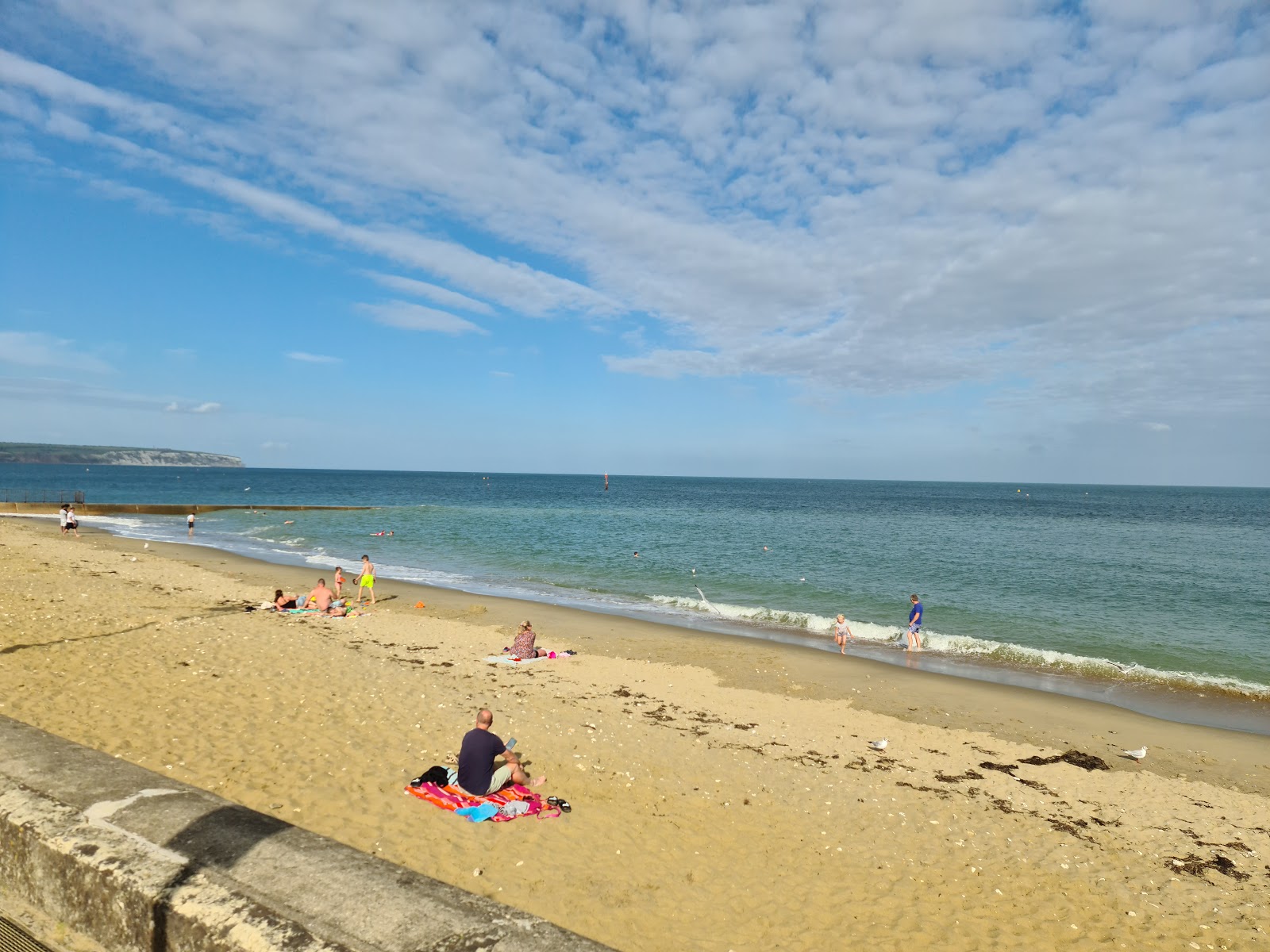 Foto van Shanklin (Klokkentoren) Strand met ruim strand