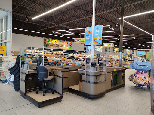 Shopping Mall «Coralwood Shopping Center», reviews and photos, 2301 Del Prado Blvd S, Cape Coral, FL 33990, USA