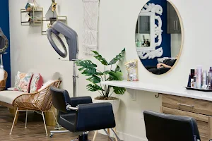 Simplicity Salon image