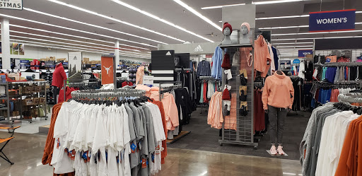 Sporting Goods Store «Academy Sports + Outdoors», reviews and photos, 1351 S Interstate Hwy 35, Round Rock, TX 78664, USA
