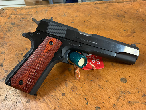 Gun Shop «Bergen Sporting Goods», reviews and photos, 649 Bergen Blvd, Ridgefield, NJ 07657, USA