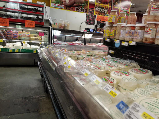 Mexican Grocery Store «La Huerta Mexican & Latin Market», reviews and photos, 405 E Smith St, Kent, WA 98030, USA