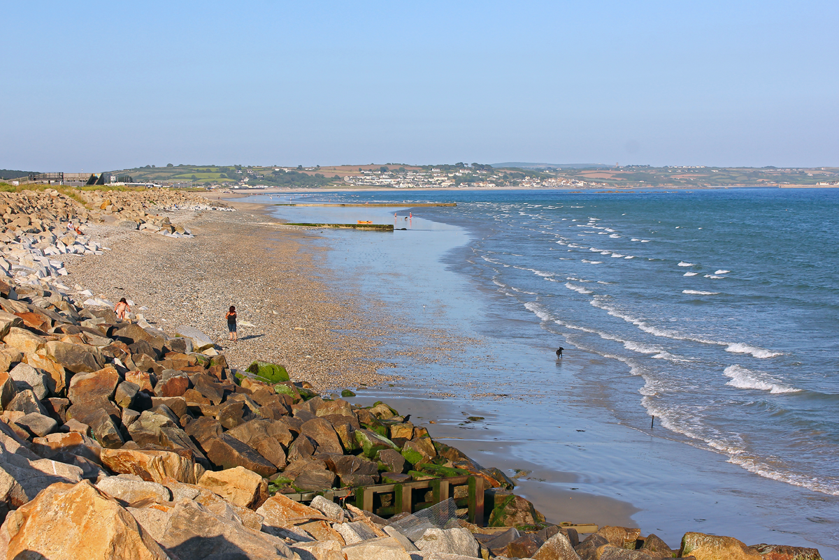 Foto de Long Rock Beach e o assentamento