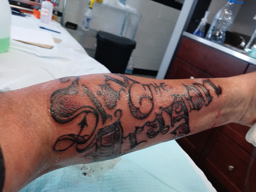 Tattoo Shop «Pleasure In Pain Tattoo», reviews and photos, 184 Broadway, Taunton, MA 02780, USA