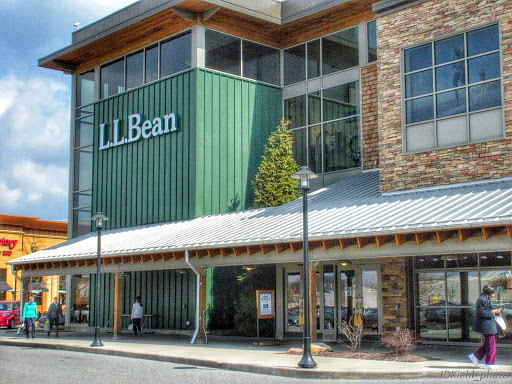 Clothing Store «L.L. Bean», reviews and photos, 1000 Ross Park Mall Dr, Pittsburgh, PA 15237, USA