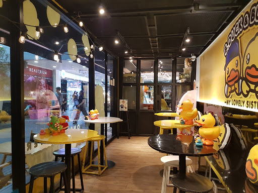 B Duck Café