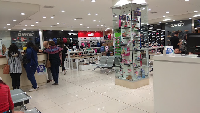 Opiniones de CUATROASES - Nuevocentro Shopping en Las Piedras - Tienda de ropa