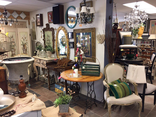 Furniture Store «3 Vintage Chicks», reviews and photos, 13012 N Cave Creek Rd, Phoenix, AZ 85022, USA