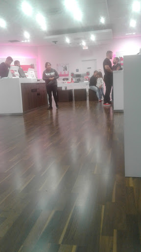 Cell Phone Store «T-Mobile», reviews and photos, 6952 Katella Ave, Cypress, CA 90630, USA