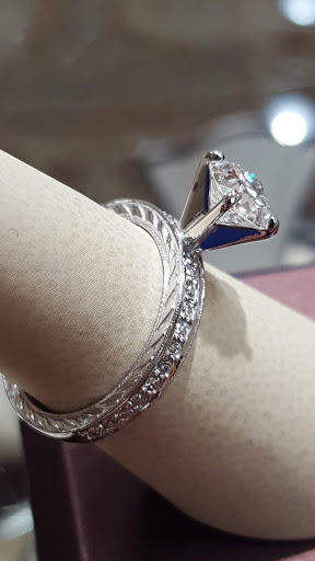 Jewelry Store «A & M Jewelers Antique & Modern Jewelry», reviews and photos, 708 N Rolling Rd, Catonsville, MD 21228, USA