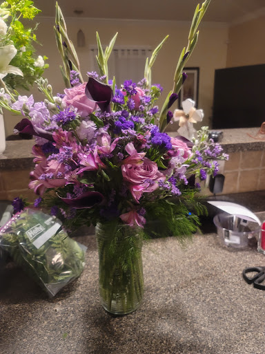 Florist «Romulus Flowers & Gifts», reviews and photos, 7563 Merriman Rd, Romulus, MI 48174, USA
