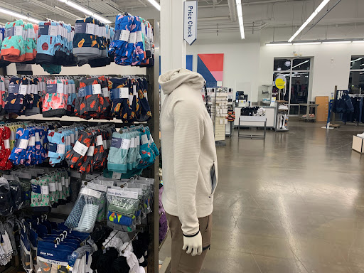 Clothing Store «Old Navy», reviews and photos, 20505 S Dixie Hwy, Cutler Bay, FL 33189, USA